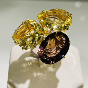 Autumn-shade Three-stone Ring